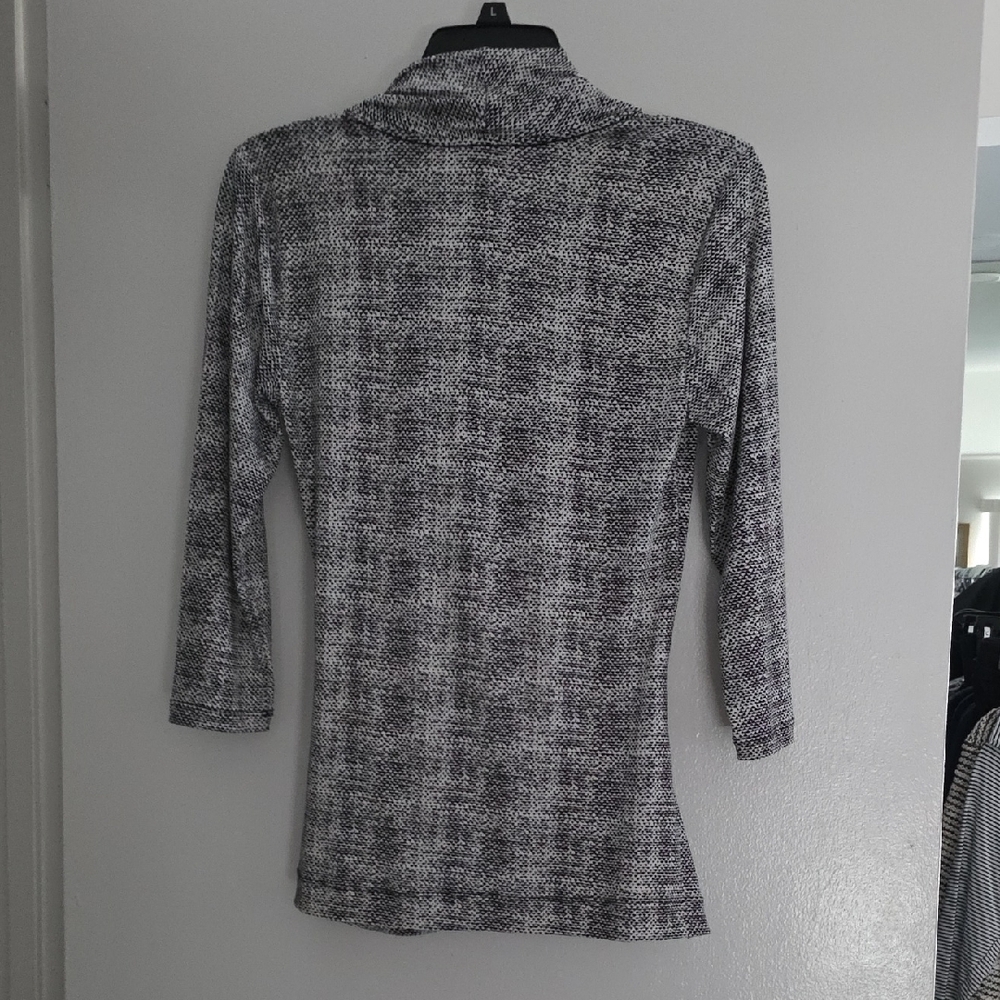 Chaus - Picture 4 of 9